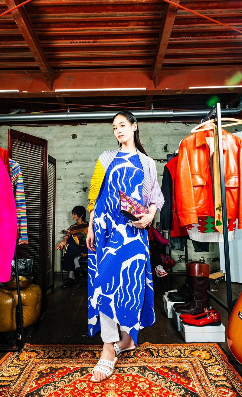 playful_styling2438_1.webp