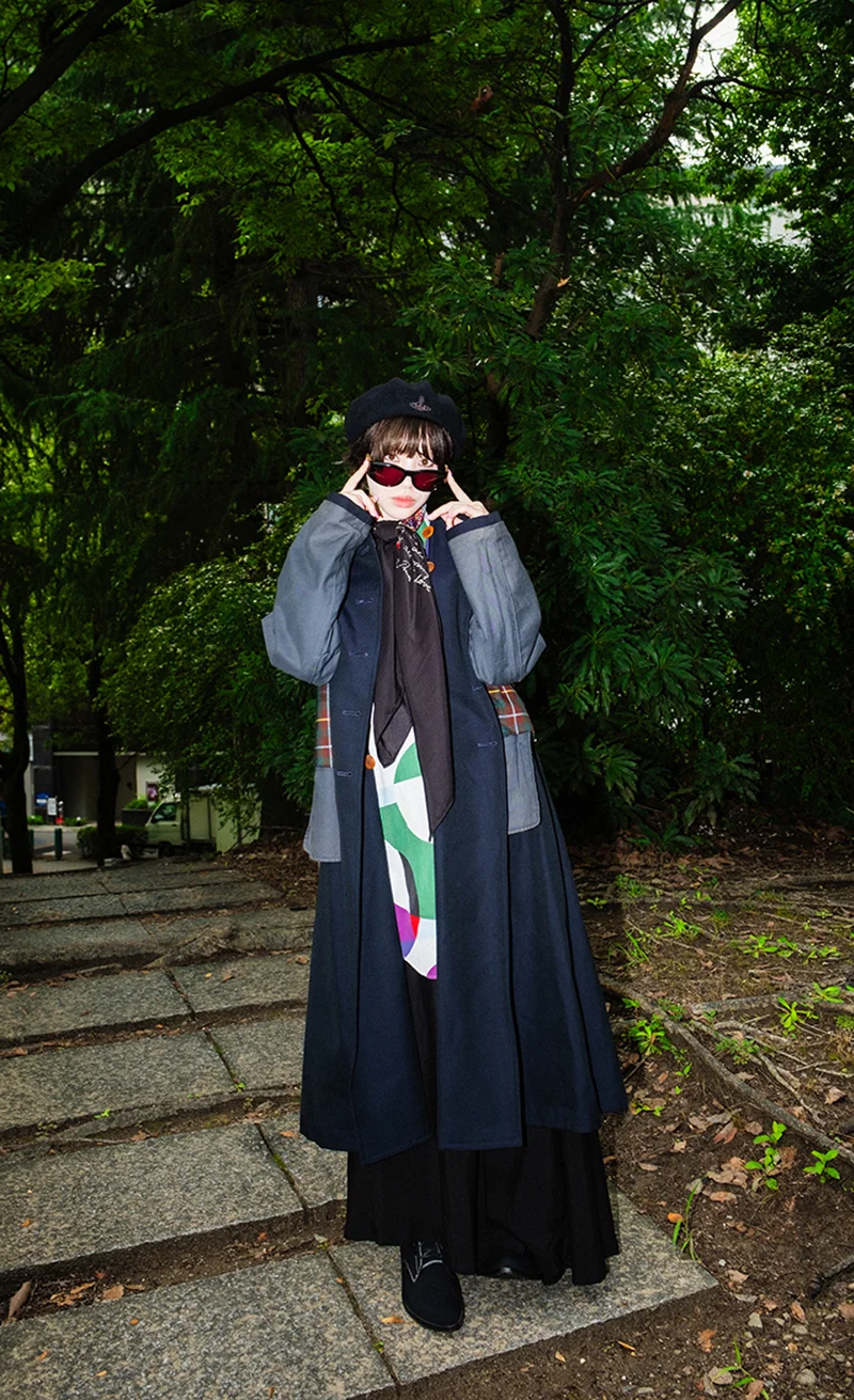 playful_styling2449_7.webp