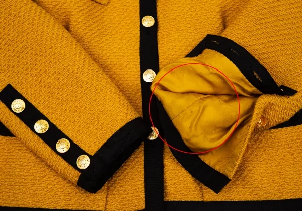 シャネルCHANEL 金ボタンノーカラートリミングツイードジャケット マスタード40 K-95884_009