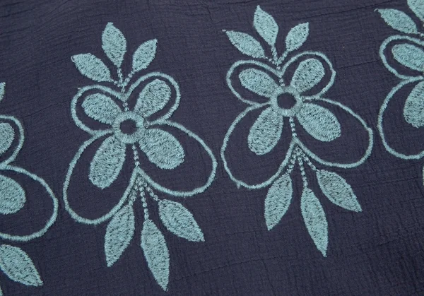 イッセイミヤケ ミーISSEY MIYAKE me フラワー刺繍クレープドルマンカットソー 紺M位 K-96144_006