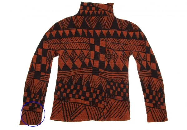 イッセイミヤケ ミーISSEY MIYAKE me 手書き風ジオメトリックプリントニットプリーツハイネックカットソー 茶黒M位 K-96148_010