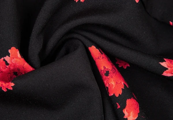 ヨウジヤマモト ファムYohji Yamamoto FEMME ウールギャバ牡丹プリントラップスカート 黒赤1 K-96258_011