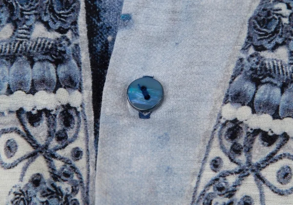 ジャンポールゴルチエ オムJean Paul GAULTIER HOMME ブレード装飾転写プリント天竺シャツ オフ水色48 K-96516_003