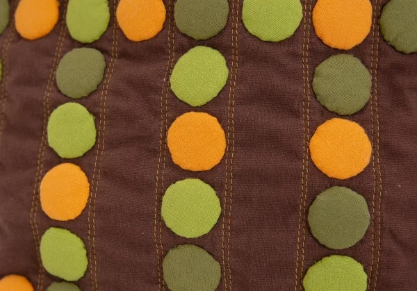 イッセイミヤケ ハートタマシャISSEY MIYAKEHaaTTaMaSHa ドットモチーフワンハンドルポーチ 茶 K-96896_006