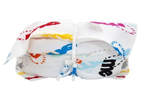 イッセイミヤケ ミーISSEY MIYAKE me ロゴプリントプリーツクラッチバッグ 白 K-96898_002