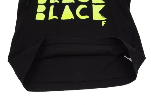 ブラックコムデギャルソンBLACK COMME des GARCONS ロゴプリントフード付きTシャツ 黒黄S K-97121_010