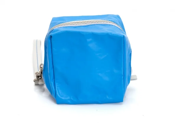 プリーツプリーズPLEATS PLEASE コーティングプリントキューブポーチ 水色 K-97211_005