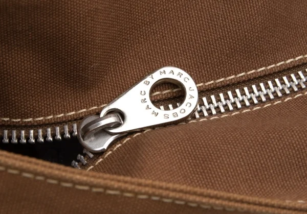 マークバイマークジェイコブスMARC by MARC JACOBS ロゴペイントキャンバスラージトートバッグ 茶 K-97492_014