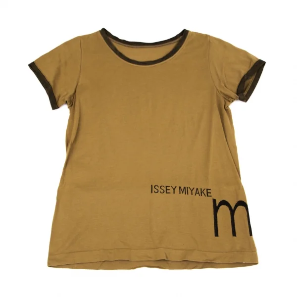 イッセイミヤケミーISSEY MIYAKE me コットンポリ混ロゴ刺繍リンガーTシャツ モカF K-97732_001