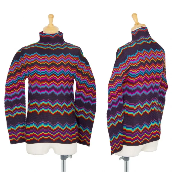 イッセイミヤケ ミーISSEY MIYAKE me ギザギザプリントブロックプリーツハイネックカットソー 紺マルチF K-98626_001