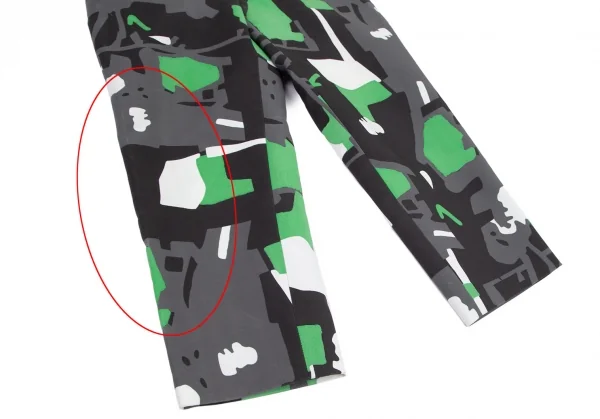 コムデギャルソン オムプリュスCOMME des GARCONS HOMME PLUS ポリ総柄プリントクロップドパンツ 黒グレー緑白M K-98804_008