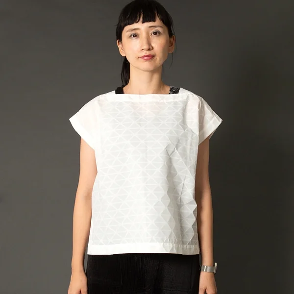 イッセイミヤケISSEY MIYAKE トライアングルピースプリントトップス 白2 K-99060_011