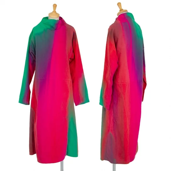 イッセイミヤケISSEY MIYAKE コットンピーチスキングラデーション染めワンピース ピンク緑紫他2 K-99549_001