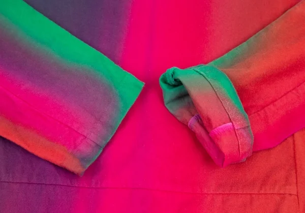 イッセイミヤケISSEY MIYAKE コットンピーチスキングラデーション染めワンピース ピンク緑紫他2 K-99549_007