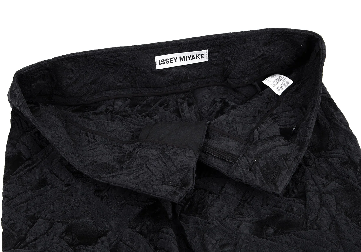 人気のファッションブランド！ イッセイミヤケISSEY MIYAKE ストレッチジャガードパンツ 黒1 スカート