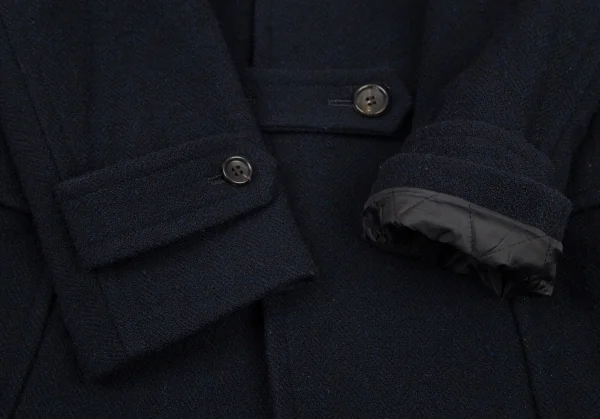 コムコム コムデギャルソンCOMME des GARCONS ウールストラップ留め裏キルティング中綿ダッフルコート 紺S K-100938_007