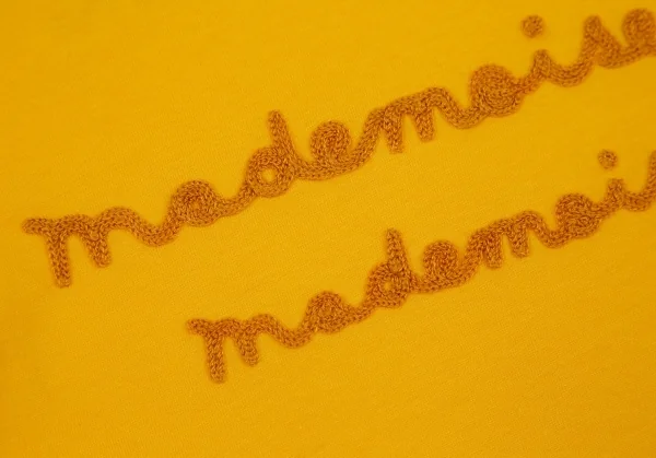 マドモアゼルノンノンMademoiselle NON NON ロゴチェーンステッチ刺繍Tシャツ 黄色38M K-100983_005
