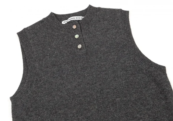マドモアゼルノンノンMademoiselle NON NONウールヘンリーネックロゴ刺繍ニットベスト チャコールM K-101000_003