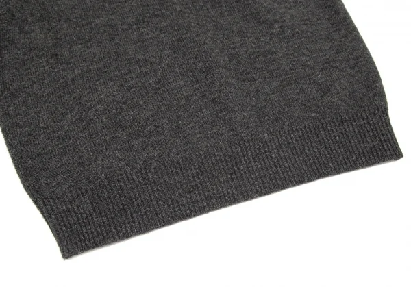 マドモアゼルノンノンMademoiselle NON NONウールヘンリーネックロゴ刺繍ニットベスト チャコールM K-101000_009