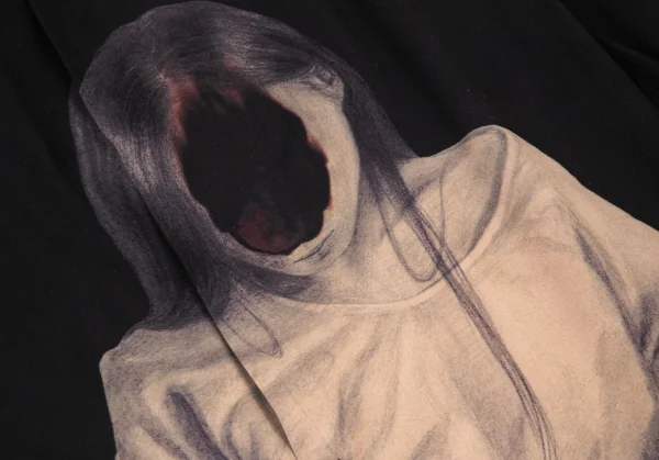 ブラックスキャンダル ヨウジヤマモトBLACK Scandal Yohji Yamamoto 内田すずめ ゆりかごプリントレーヨンロングバンドカラーシャツ 黒1 K-101146_010