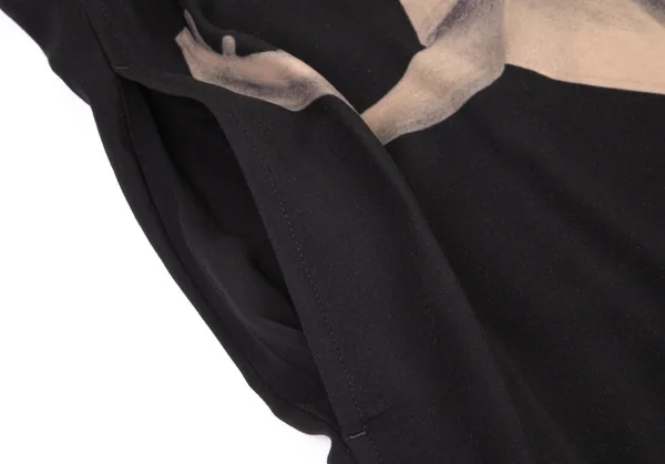 ブラックスキャンダル ヨウジヤマモトBLACK Scandal Yohji Yamamoto 内田すずめ ゆりかごプリントレーヨンロングバンドカラーシャツ 黒1 K-101146_013