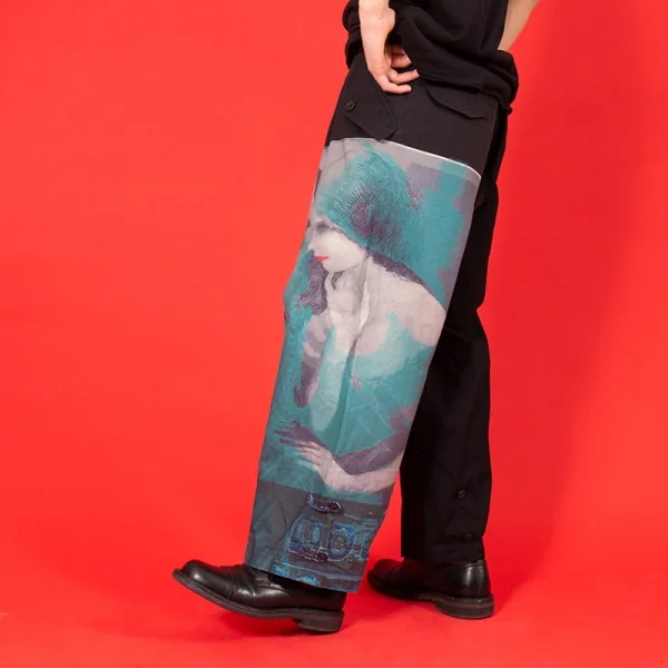 ブラックスキャンダル ヨウジヤマモトBLACK Scandal Yohji Yamamoto 内田すずめ マドンナ柄プリント切替パンツ 黒2 K-101148_018