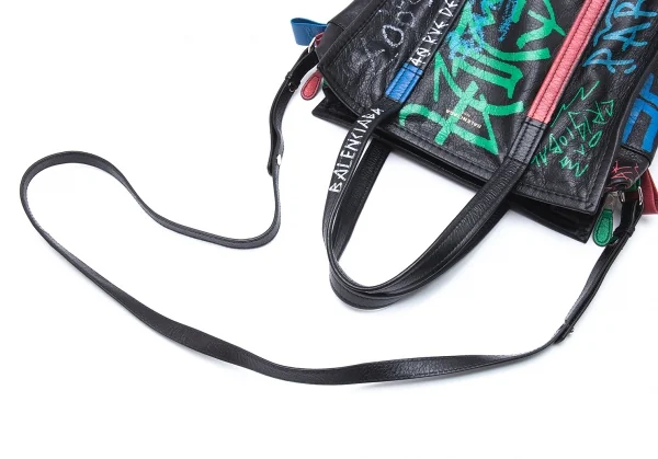 バレンシアガBALENCIAGA バザールグラフィティレザートートバッグ 黒マルチ K-101193_011
