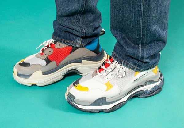 バレンシアガBALENCIAGA トリプルS ダッドスニーカー オフ赤黄他28.5 K-101195_014