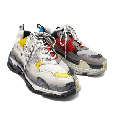 バレンシアガBALENCIAGA トリプルS ダッドスニーカー