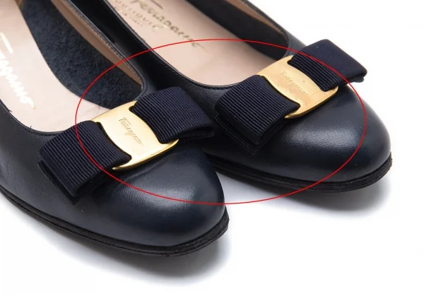 サルヴァトーレフェラガモ Salvatore Ferragamo ヴァラリボンレザーパンプス ネイビー4 1/2(22位) K-101442_007