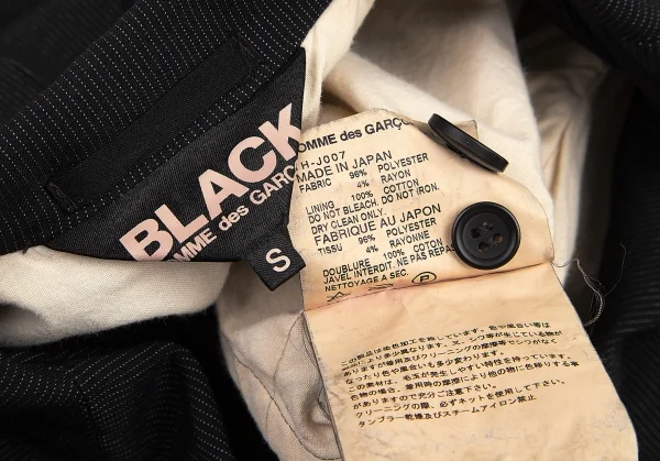 ブラックコムデギャルソンBLACK COMME des GARCONS ポリ染色加工ストライプステッチバックスリットロングジャケット 黒S K-101518_017