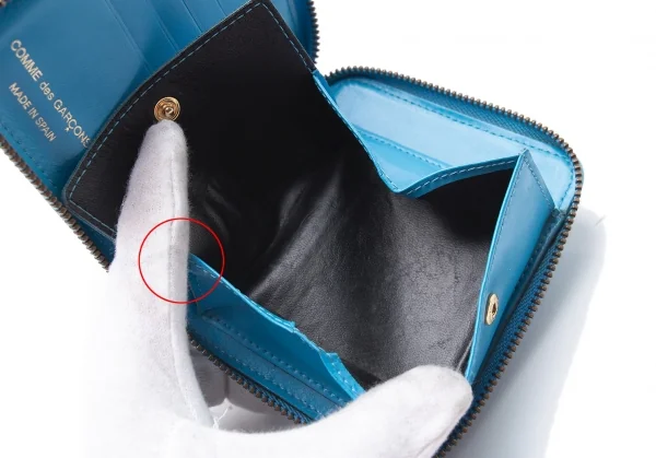 コムデギャルソンCOMME des GARCONS フラワーサークルエンボスラウンジップウォレット 水色 K-101602_012