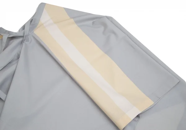 イッセイミヤケISSEY MIYAKE 132 5. フロント結びデザインアシンメトリーポンチョ ブルーグレーベージュ2 K-101948_005