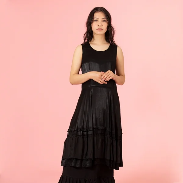 トリココムデギャルソンtricot COMME des GARCONS製品染めレーヨンサテン裾裁ち切り貼り付けノースリーブワンピース 黒M K-102122_014
