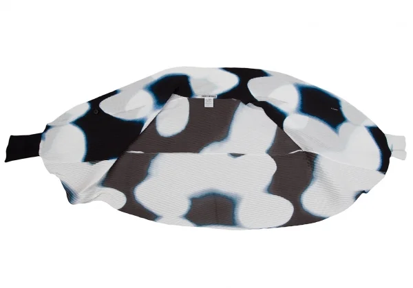 イッセイミヤケISSEY MIYAKE ぼかしプリントプリーツショートジャケット 白黒2 K-102231_011