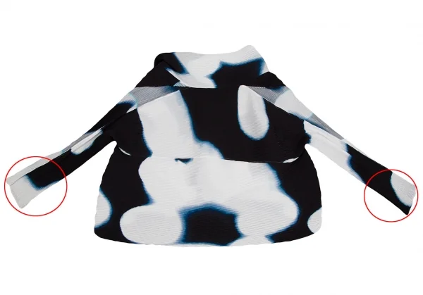 イッセイミヤケISSEY MIYAKE ぼかしプリントプリーツショートジャケット 白黒2 K-102231_012