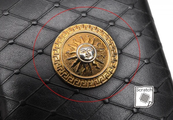 ヴェルサーチVERSACE ダイヤエンボスサンバーストグレカカードケース 黒ゴールド K-102336_007