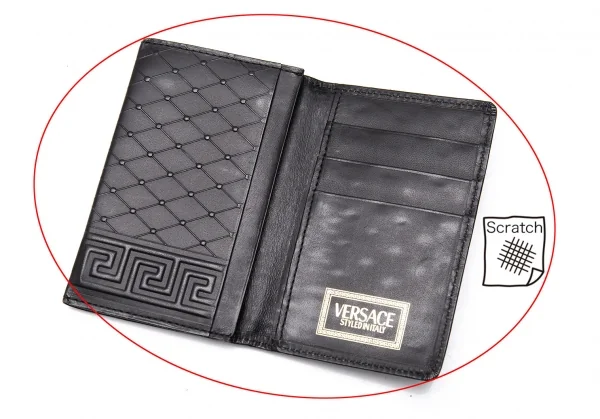 ヴェルサーチVERSACE ダイヤエンボスサンバーストグレカカードケース 黒ゴールド K-102336_008