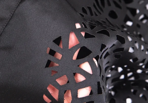 ジャンポールゴルチエ ファムJean Paul GAULTIER FEMME フロントカットワークプルオーバーストレッチ半袖シャツ 黒40 K-102502_011