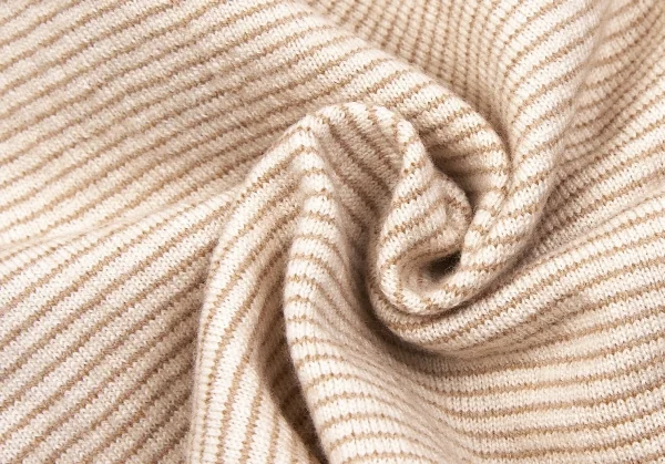 ミュウミュウMIU MIU ボーダーショートニットソー ベージュ赤黒38 K-102592_010