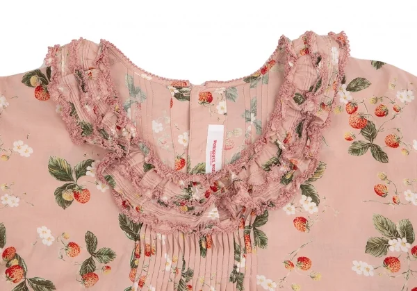ワンダフルワールド カネコイサオWONDERFUL WORLD KANEKO ISAO ストロベリー総柄バックボタンフリルデザイン5分袖トップス 薄ピンクM位 K-102675_003