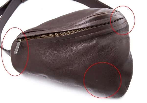 ISSEY MIYAKE ACCESSORY Leather Triangle Body Bag K-102849_002