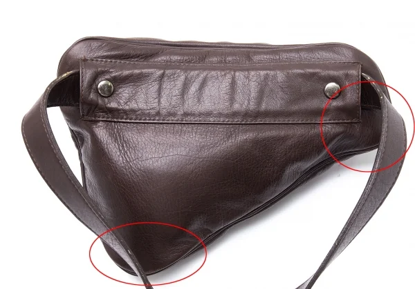 ISSEY MIYAKE ACCESSORY Leather Triangle Body Bag K-102849_006