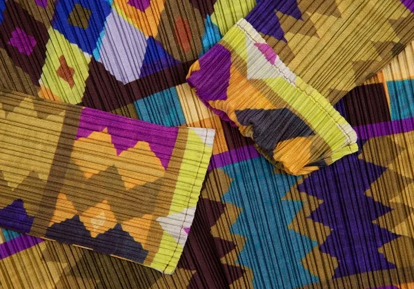 プリーツプリーズPLEATS PLEASE フリンジネック総柄プリントカットソー マルチ4 K-102932_006