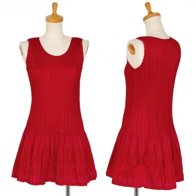 プリーツプリーズPLEATS PLEASE 異素材切替刺繍プリーツノースリーブワンピース 赤