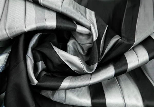 プリーツプリーズPLEATS PLEASE ルーズシルエットハーフジップフードポンチョ グレー濃淡F K-103385_015