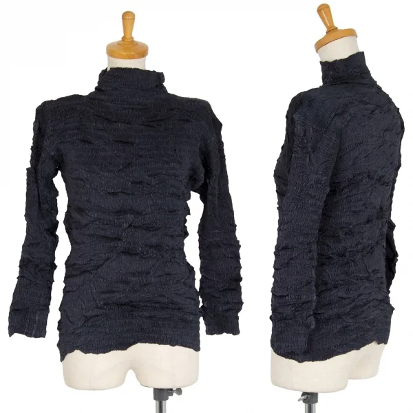 イッセイミヤケISSEY MIYAKE立体プリーツハイネックカットソー 紺M K-103459_001