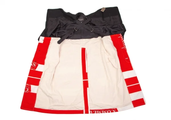コムデギャルソン オムプリュスCOMME des GARCONS HOMME PLUS ロゴ総柄ドッキングポンチョコート 黒赤白L K-103559_012