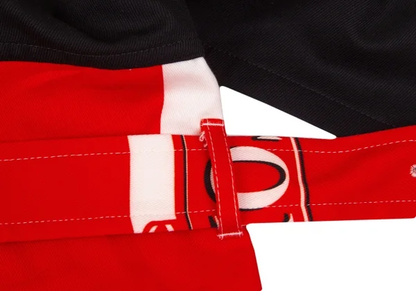 コムデギャルソン オムプリュスCOMME des GARCONS HOMME PLUS ロゴ総柄ドッキングポンチョコート 黒赤白L K-103559_014
