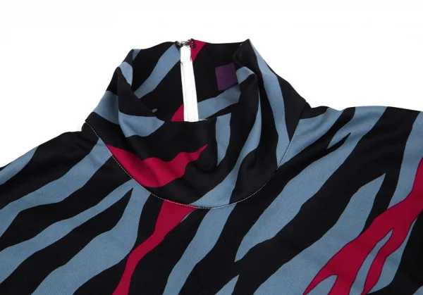 タケシコウサカバイ ワイズ ピンクレーベルTAKESHI KOSAKA by Y's Pink Label ポリストレッチゼブラハイネックトップス 水色黒2 K-103600_004